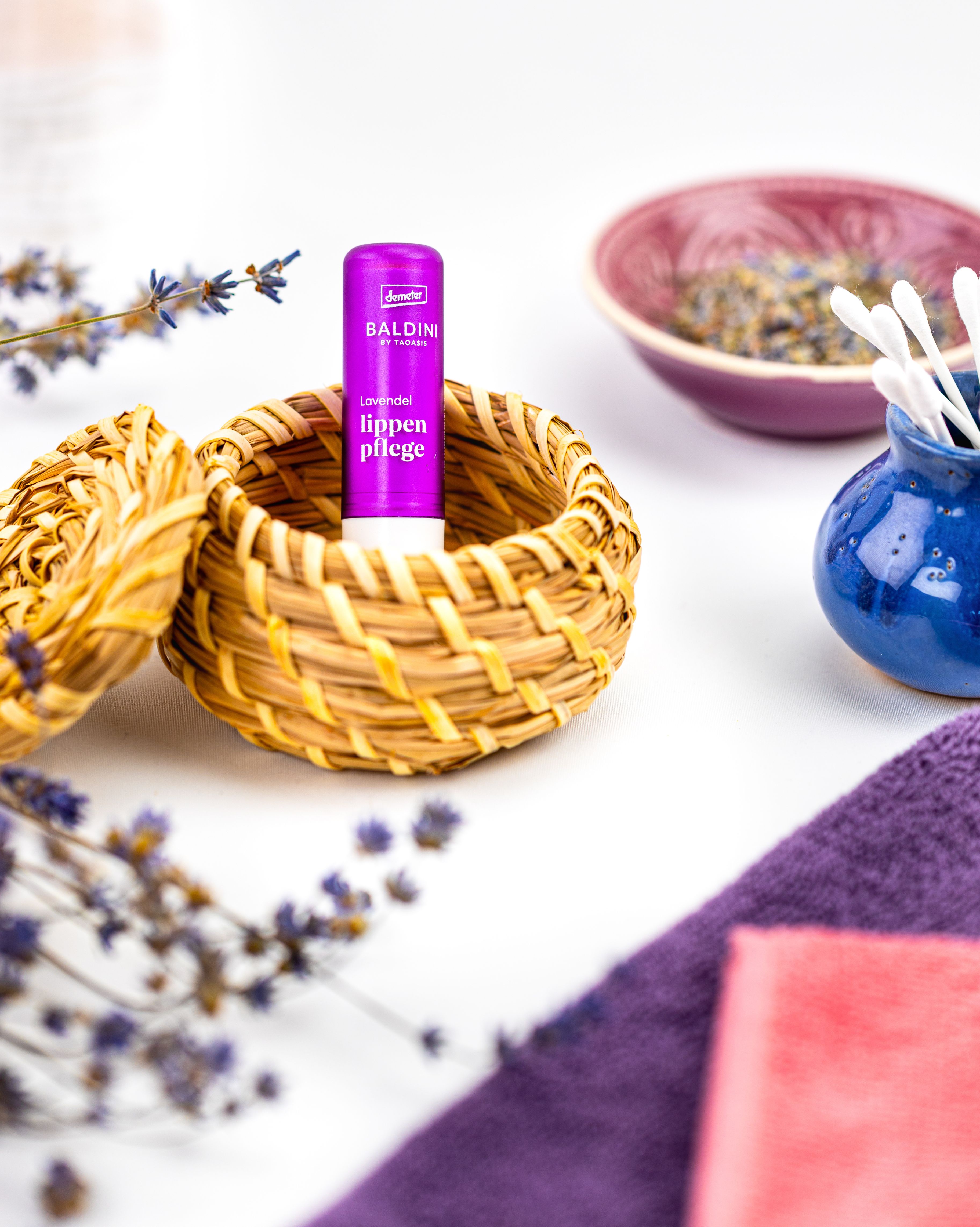 Baldini Lippenpflgestift mit Lavendeldeko