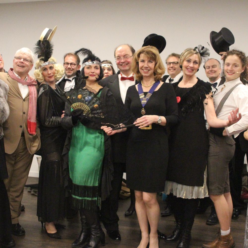 verkleidete Konzerttruppe